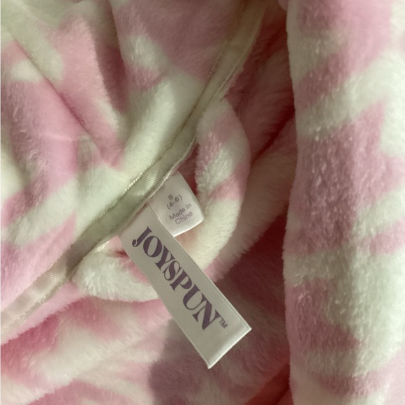 Woman’s Robe - Picture 3 of 6